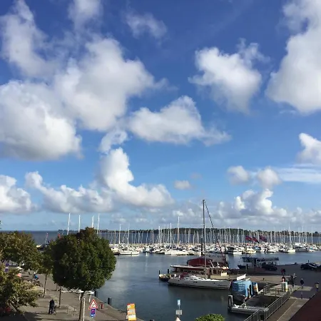 Fewo Martha - Ein Steinwurf Zum Ostseestrand Appartement Glowe