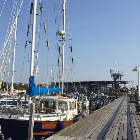 Fewo Martha - Ein Steinwurf Zum Ostseestrand *