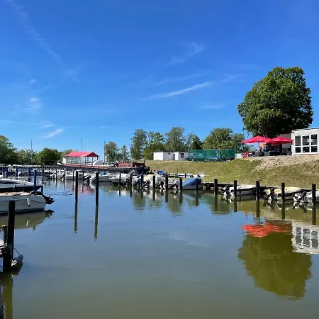 Fewo Martha - Ein Steinwurf Zum Ostseestrand Appartement Glowe