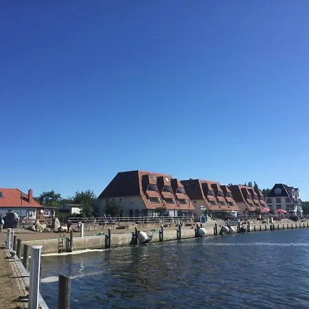 Fewo Martha - Ein Steinwurf Zum Ostseestrand * Glowe